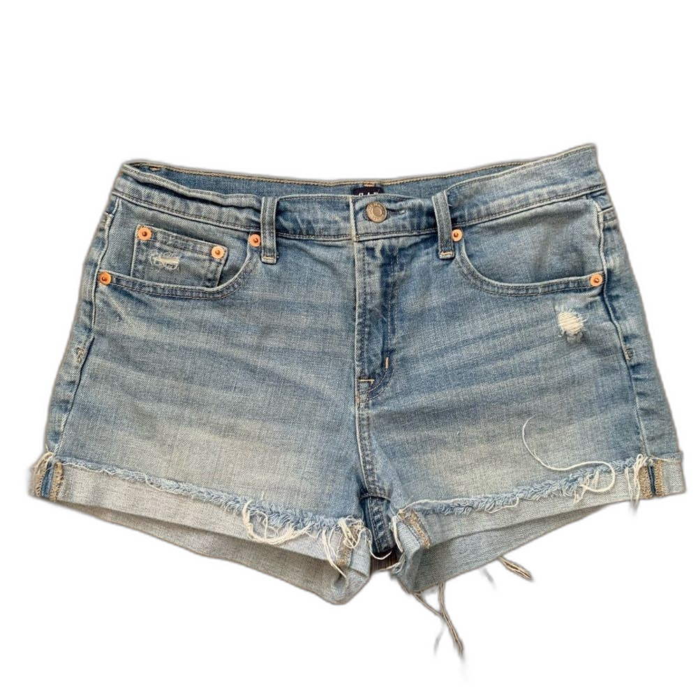 GAP 3" Short Size 4